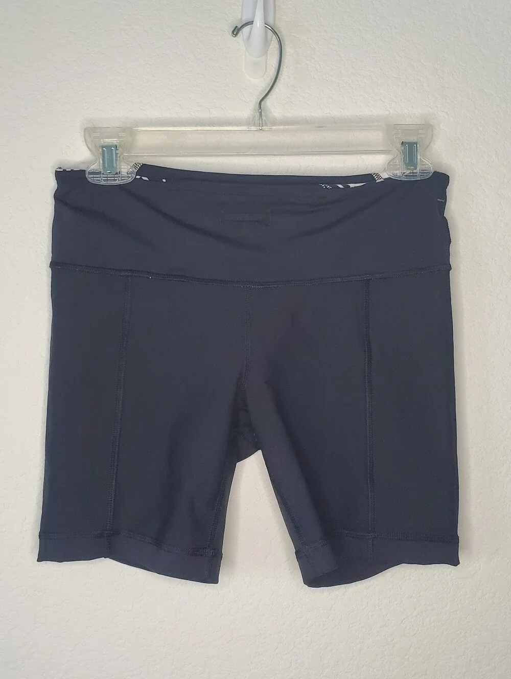 Lululemon Run Dart & Dash Black Bike Shorts 6 Contrast Quilt Waistband Hiking